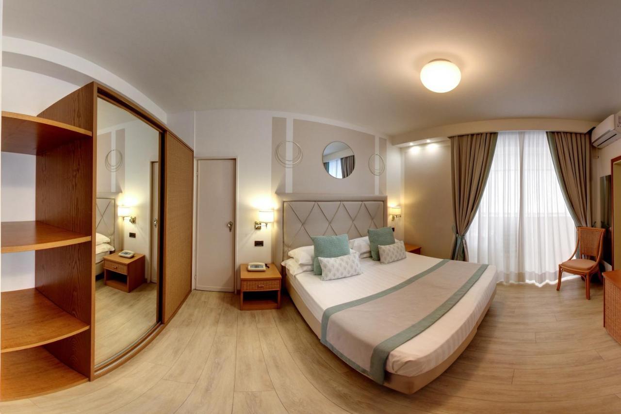 Raffaelli Park Hotel Forte dei Marmi Oda fotoğraf